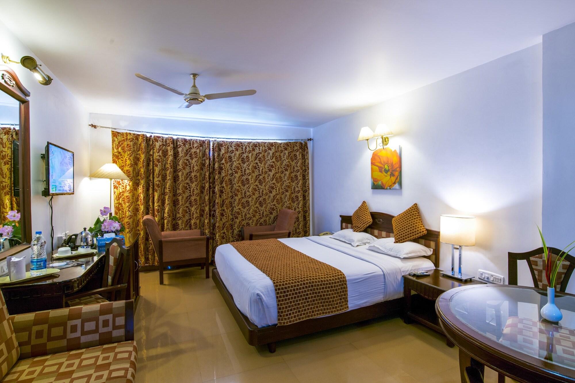 Golf View Hotels & Suites Nedumbassery Exterior photo