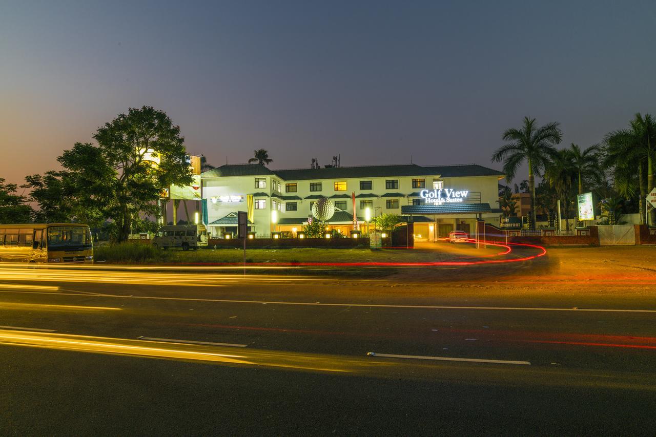 Golf View Hotels & Suites Nedumbassery Exterior photo